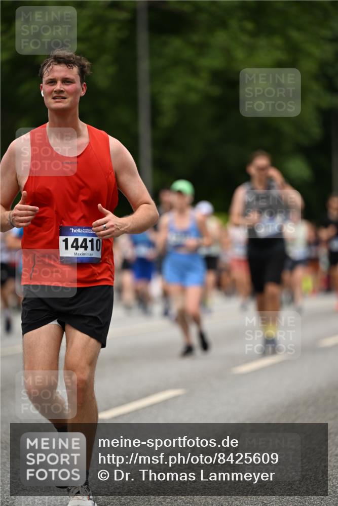 29.06.2025 - hella hamburg halbmarathon Dr. Thomas Lammeyer http://msf.ph/oto/8425609 29.06.2025 10:50:04 Kennedybrücke 1060, 1085, 1465, 1854, 2217, 2657, 2664, 2846, 2954, 2965, 3357, 3377, 3879, 3993, 4099, 4102, 4119, 4820, 5108, 5190, 5339, 5703, 5914, 6393, 6763, 6980, 7699, 7912, 8272, 8594, 9536, 10562, 11119, 11332 meine-sportfotos.de