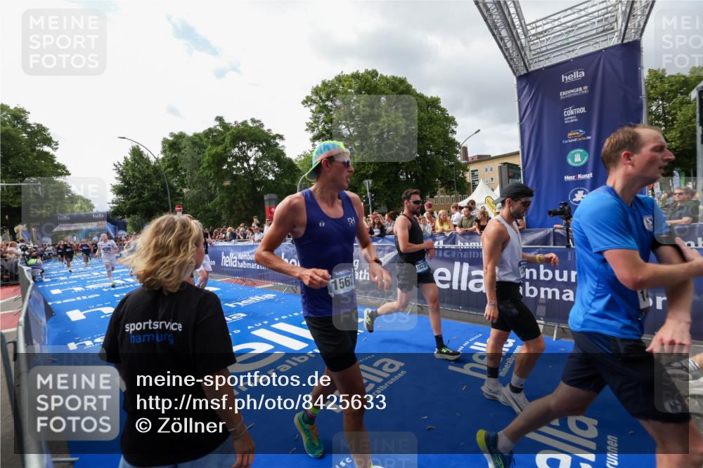 29.06.2025 - hella hamburg halbmarathon Zöllner http://msf.ph/oto/8425633 29.06.2025 10:34:53 Ziel 1217, 1562, 2879, 4477, 5048, 7466, 12204, 14388, 14629, 14952, 15991, 18183, 18237, 18419, 18837 meine-sportfotos.de