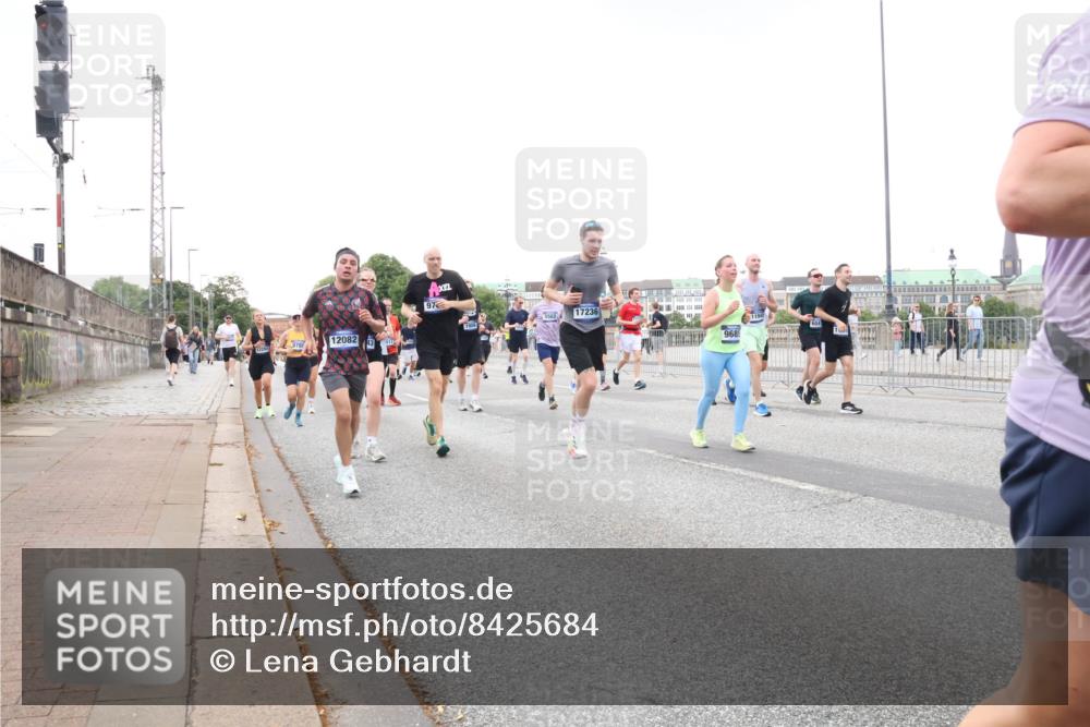 29.06.2025 - hella hamburg halbmarathon Lena Gebhardt http://msf.ph/oto/8425684 29.06.2025 10:53:34 Lombardsbrücke 9785, 12082, 43, 97, 5562, 17236, 604, 9685, 1340, 1709, 1753, 1900, 1906, 1984, 2065, 2079, 2409, 2429, 3055, 3226, 4195, 4595, 4626, 4801, 5428, 5430, 5562, 5815, 5856, 5857, 6039, 6041, 6044, 6273, 6306, 6913, 6996, 7039, 7068, 7483, 7537, 7611, 7876, 7890, 8189, 8212, 8414, 8515, 8906, 9077, 9456, 9531, 9685, 9764, 9771, 9785, 10043, 10175, 10490, 10661, 12193, 12219, 12700, 13489, 13916, 13917, 14038, 16137 meine-sportfotos.de