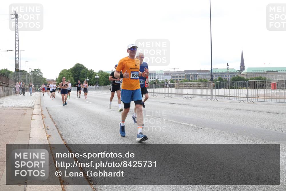29.06.2025 - hella hamburg halbmarathon Lena Gebhardt http://msf.ph/oto/8425731 29.06.2025 10:28:53 Lombardsbrücke 14205, 8560, 6643, 1518, 1557, 1869, 2688, 3717, 4161, 4362, 4700, 4834, 4982, 5167, 5249, 5250, 5718, 5903, 5939, 6102, 6345, 6418, 7169, 7980, 8048, 8560, 9642, 9716, 9855, 10068, 10434, 12099, 12404, 12442, 13400, 14205, 15143, 15256, 15452, 15453, 15952, 15955, 16125, 16643, 18293, 19180 meine-sportfotos.de