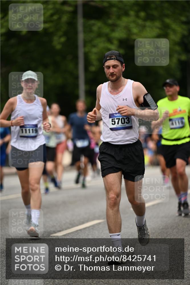 29.06.2025 - hella hamburg halbmarathon Dr. Thomas Lammeyer http://msf.ph/oto/8425741 29.06.2025 10:50:09 Kennedybrücke 1060, 1085, 1465, 1854, 2217, 2657, 2664, 2846, 2954, 2965, 3357, 3377, 3879, 3993, 4099, 4102, 4119, 4820, 5108, 5190, 5339, 5703, 5914, 6393, 6763, 6788, 6980, 7699, 7983, 8272, 8594, 9536, 11119, 11332 meine-sportfotos.de