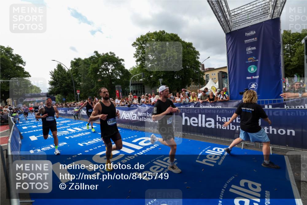 29.06.2025 - hella hamburg halbmarathon Zöllner http://msf.ph/oto/8425749 29.06.2025 10:34:58 Ziel 4477, 6704, 7466, 8864, 12044, 12204, 12751, 14952, 15391, 15902, 16140, 16177, 16712, 17643, 18183, 18220, 18419, 18837 meine-sportfotos.de