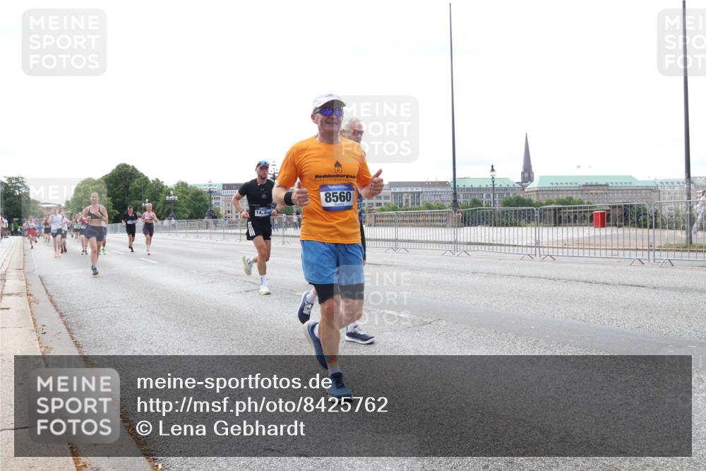 29.06.2025 - hella hamburg halbmarathon Lena Gebhardt http://msf.ph/oto/8425762 29.06.2025 10:28:53 Lombardsbrücke 1420, 8560, 1518, 1557, 1869, 2688, 3717, 4161, 4362, 4700, 4834, 4982, 5167, 5249, 5250, 5718, 5903, 5939, 6102, 6345, 6418, 7169, 7980, 8048, 8560, 9642, 9716, 9855, 10068, 10434, 12099, 12404, 12442, 13400, 14205, 15143, 15256, 15452, 15453, 15952, 15955, 16125, 16643, 18293, 19180 meine-sportfotos.de