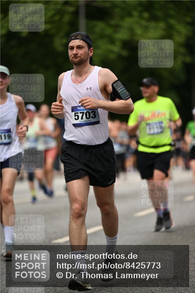 29.06.2025 - hella hamburg halbmarathon Dr. Thomas Lammeyer http://msf.ph/oto/8425773 29.06.2025 10:50:09 Kennedybrücke 1060, 1085, 1465, 1854, 2217, 2657, 2664, 2846, 2954, 2965, 3357, 3377, 3879, 3993, 4099, 4102, 4119, 4820, 5108, 5190, 5339, 5703, 5914, 6393, 6763, 6788, 6980, 7699, 7983, 8272, 8594, 9536, 11119, 11332 meine-sportfotos.de