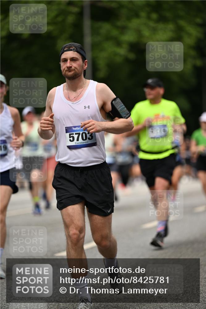 29.06.2025 - hella hamburg halbmarathon Dr. Thomas Lammeyer http://msf.ph/oto/8425781 29.06.2025 10:50:10 Kennedybrücke 1060, 1085, 1465, 1854, 2217, 2657, 2664, 2846, 2954, 2965, 3357, 3377, 3879, 3993, 4099, 4102, 4119, 4820, 5108, 5190, 5339, 5703, 5914, 6393, 6763, 6788, 6980, 7530, 7699, 7983, 8272, 8594, 9536, 11119, 11332, 11393 meine-sportfotos.de