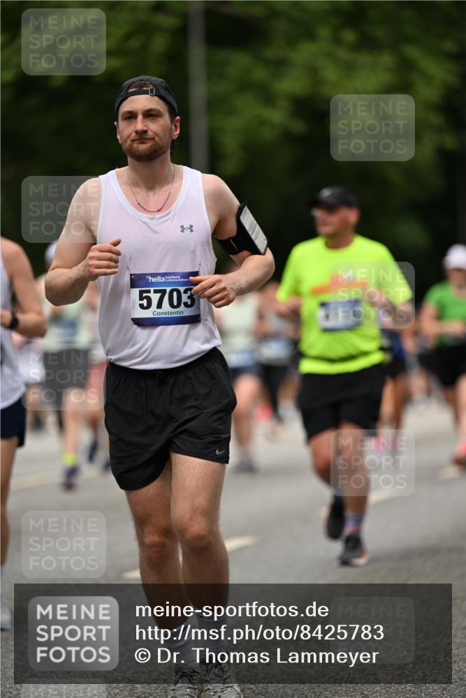 29.06.2025 - hella hamburg halbmarathon Dr. Thomas Lammeyer http://msf.ph/oto/8425783 29.06.2025 10:50:10 Kennedybrücke 1060, 1085, 1465, 1854, 2217, 2657, 2664, 2846, 2954, 2965, 3357, 3377, 3879, 3993, 4099, 4102, 4119, 4820, 5108, 5190, 5339, 5703, 5914, 6393, 6763, 6788, 6980, 7530, 7699, 7983, 8272, 8594, 9536, 11119, 11332, 11393 meine-sportfotos.de