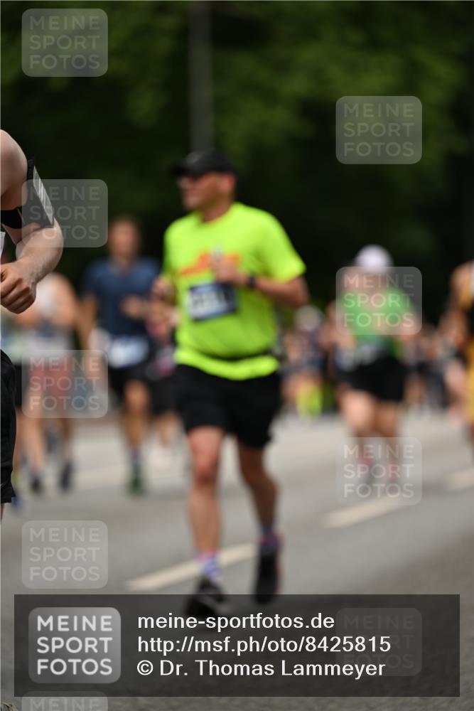 29.06.2025 - hella hamburg halbmarathon Dr. Thomas Lammeyer http://msf.ph/oto/8425815 29.06.2025 10:50:11 Kennedybrücke 1060, 1085, 1465, 1854, 2217, 2657, 2664, 2846, 2954, 2965, 3357, 3377, 3879, 3993, 4099, 4102, 4119, 4820, 5108, 5190, 5339, 5703, 5914, 6393, 6763, 6788, 6980, 7530, 7699, 7983, 8272, 8594, 9536, 11119, 11332, 11393 meine-sportfotos.de