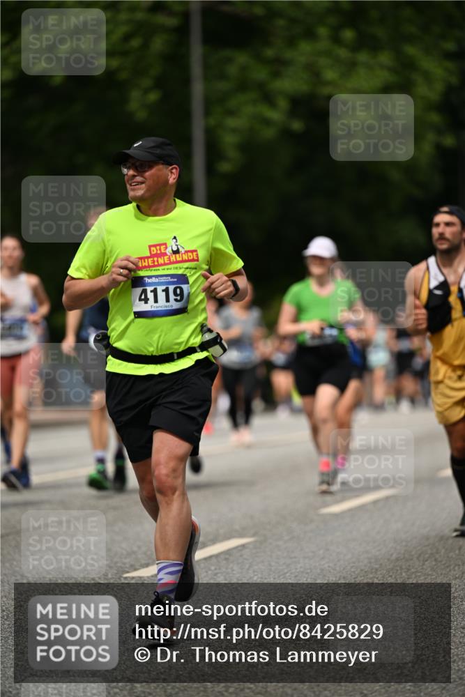29.06.2025 - hella hamburg halbmarathon Dr. Thomas Lammeyer http://msf.ph/oto/8425829 29.06.2025 10:50:11 Kennedybrücke 1060, 1085, 1465, 1854, 2217, 2657, 2664, 2846, 2954, 2965, 3357, 3377, 3879, 3993, 4099, 4102, 4119, 4820, 5108, 5190, 5339, 5703, 5914, 6393, 6763, 6788, 6980, 7530, 7699, 7983, 8272, 8594, 9536, 11119, 11332, 11393 meine-sportfotos.de
