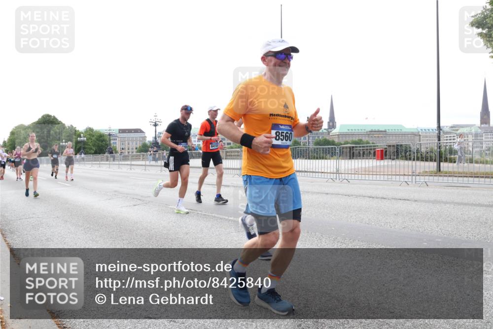 29.06.2025 - hella hamburg halbmarathon Lena Gebhardt http://msf.ph/oto/8425840 29.06.2025 10:28:54 Lombardsbrücke 6418, 8560, 1518, 1557, 1869, 2688, 3717, 4161, 4362, 4700, 4834, 4982, 5167, 5249, 5250, 5718, 5903, 5939, 6102, 6345, 6418, 7169, 7980, 8048, 8560, 9642, 9716, 9855, 10068, 10434, 12099, 12404, 12442, 13400, 14205, 15143, 15256, 15452, 15453, 15952, 15955, 16125, 16643, 18293, 19180 meine-sportfotos.de