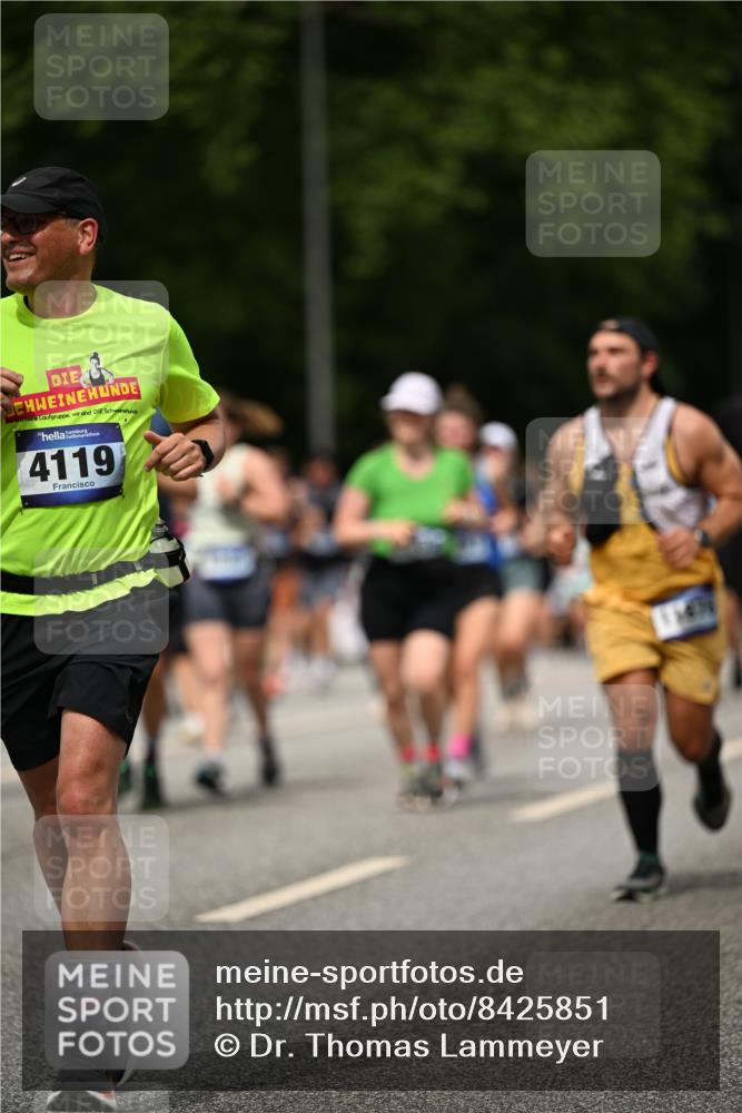 29.06.2025 - hella hamburg halbmarathon Dr. Thomas Lammeyer http://msf.ph/oto/8425851 29.06.2025 10:50:12 Kennedybrücke 1060, 1085, 1426, 1465, 1854, 2217, 2657, 2664, 2846, 2954, 2965, 3357, 3377, 3879, 3993, 4099, 4102, 4119, 4820, 5108, 5703, 5914, 6393, 6763, 6788, 6980, 7530, 7983, 8272, 8594, 11119, 11332, 11393 meine-sportfotos.de