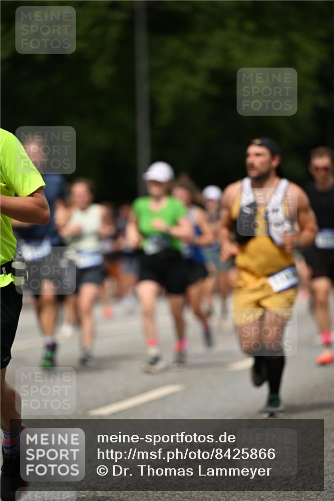 29.06.2025 - hella hamburg halbmarathon Dr. Thomas Lammeyer http://msf.ph/oto/8425866 29.06.2025 10:50:12 Kennedybrücke 1060, 1085, 1426, 1465, 1854, 2217, 2657, 2664, 2846, 2954, 2965, 3357, 3377, 3879, 3993, 4099, 4102, 4119, 4820, 5108, 5703, 5914, 6393, 6763, 6788, 6980, 7530, 7983, 8272, 8594, 11119, 11332, 11393 meine-sportfotos.de