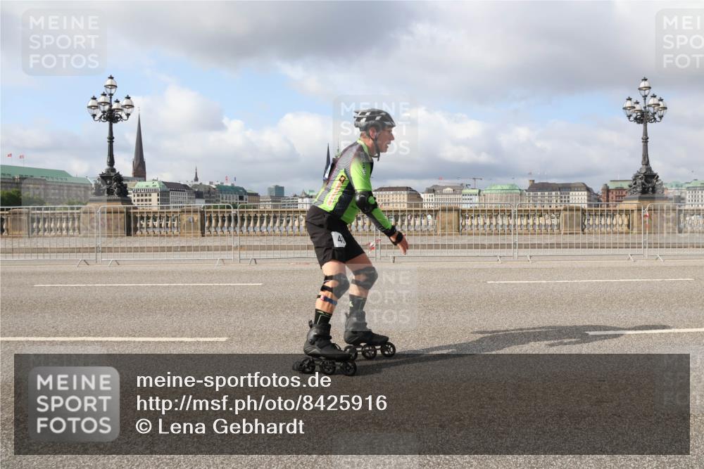 29.06.2025 - hella hamburg halbmarathon Lena Gebhardt http://msf.ph/oto/8425916 29.06.2025 08:58:47 Lombardsbrücke 4 meine-sportfotos.de