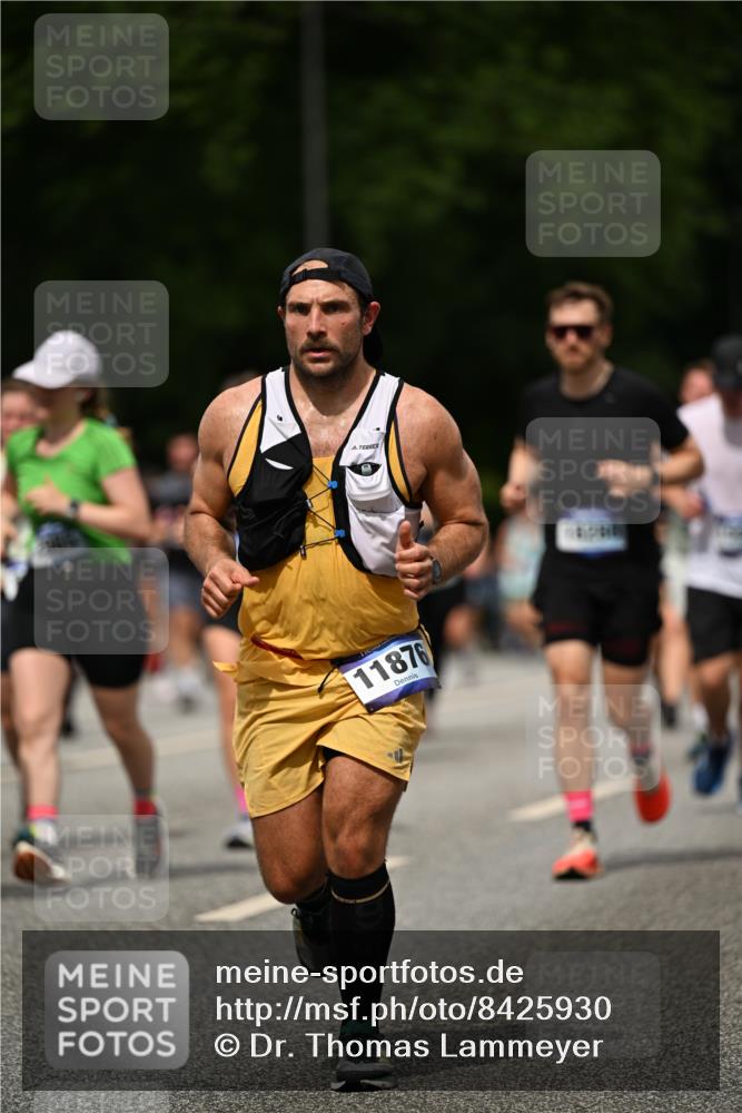 29.06.2025 - hella hamburg halbmarathon Dr. Thomas Lammeyer http://msf.ph/oto/8425930 29.06.2025 10:50:13 Kennedybrücke 1060, 1085, 1421, 1426, 1465, 1854, 2217, 2657, 2664, 2846, 2954, 2965, 3357, 3377, 3879, 4099, 4102, 4119, 4820, 5108, 5703, 5914, 6393, 6763, 6788, 6980, 7530, 7983, 8272, 8594, 11119, 11332, 11393 meine-sportfotos.de
