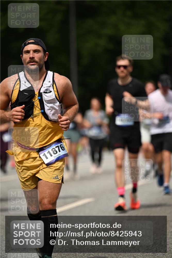 29.06.2025 - hella hamburg halbmarathon Dr. Thomas Lammeyer http://msf.ph/oto/8425943 29.06.2025 10:50:14 Kennedybrücke 1060, 1085, 1421, 1426, 1465, 1854, 2217, 2657, 2664, 2846, 2954, 2965, 3357, 3377, 3879, 4099, 4102, 4119, 4820, 5108, 5703, 5914, 6393, 6763, 6788, 6980, 7530, 7983, 8272, 8594, 11119, 11332, 11393 meine-sportfotos.de
