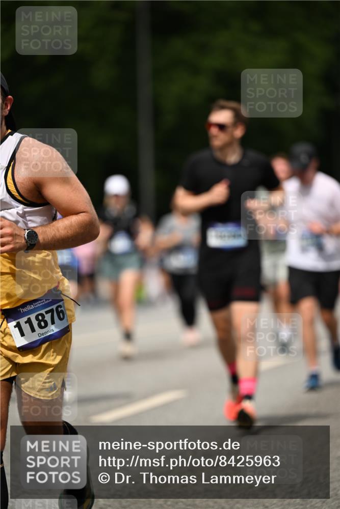 29.06.2025 - hella hamburg halbmarathon Dr. Thomas Lammeyer http://msf.ph/oto/8425963 29.06.2025 10:50:14 Kennedybrücke 1060, 1085, 1421, 1426, 1465, 1854, 2217, 2657, 2664, 2846, 2954, 2965, 3357, 3377, 3879, 4099, 4102, 4119, 4820, 5108, 5703, 5914, 6393, 6763, 6788, 6980, 7530, 7983, 8272, 8594, 11119, 11332, 11393 meine-sportfotos.de