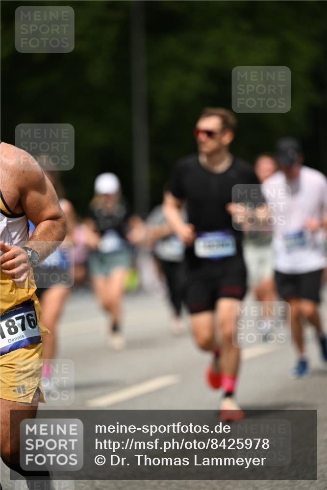 29.06.2025 - hella hamburg halbmarathon Dr. Thomas Lammeyer http://msf.ph/oto/8425978 29.06.2025 10:50:15 Kennedybrücke 1060, 1085, 1421, 1426, 1465, 1854, 2217, 2657, 2664, 2954, 2965, 3357, 3377, 3879, 4099, 4102, 4119, 4820, 5108, 5703, 5914, 6393, 6763, 6788, 6980, 7303, 7530, 7983, 8272, 8594, 10812, 11119, 11332, 11393 meine-sportfotos.de