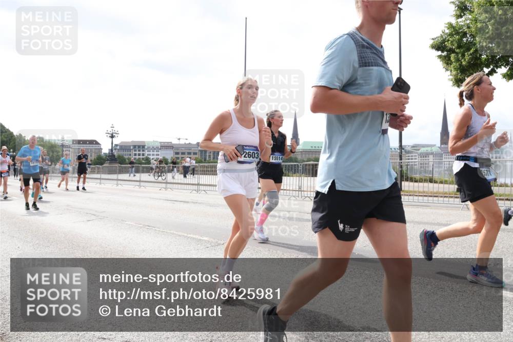 29.06.2025 - hella hamburg halbmarathon Lena Gebhardt http://msf.ph/oto/8425981 29.06.2025 10:43:27 Lombardsbrücke 1816, 2603, 15514, 1577, 1023, 1149, 1155, 1310, 1400, 1467, 1788, 1816, 1878, 2103, 2158, 2267, 2361, 2971, 3074, 3238, 3329, 3390, 3518, 3638, 4056, 4177, 4302, 4367, 4680, 4866, 5067, 5192, 5201, 5214, 5268, 5370, 5610, 5720, 5755, 5967, 6012, 6096, 6226, 6440, 6931, 6971, 6973, 7043, 7197, 7205, 7206, 7461, 7504, 7872, 7926, 8000, 8135, 8184, 8233, 8408, 8435, 8504, 8795, 8991, 9072, 9304, 9639, 9641, 9644, 9831, 9976, 10083, 10097, 10180, 10200, 10202 meine-sportfotos.de