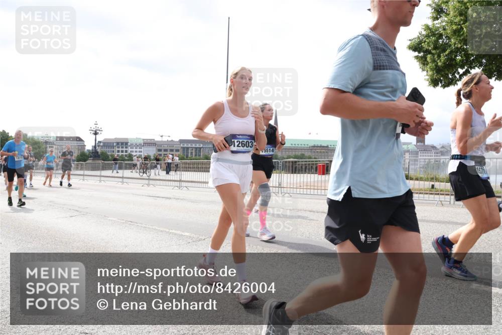 29.06.2025 - hella hamburg halbmarathon Lena Gebhardt http://msf.ph/oto/8426004 29.06.2025 10:43:27 Lombardsbrücke 1816, 12603, 5514, 157, 1023, 1149, 1155, 1310, 1400, 1467, 1788, 1816, 1878, 2103, 2158, 2267, 2361, 2971, 3074, 3238, 3329, 3390, 3518, 3638, 4056, 4177, 4302, 4367, 4680, 4866, 5067, 5192, 5201, 5214, 5268, 5370, 5610, 5720, 5755, 5967, 6012, 6096, 6226, 6440, 6931, 6971, 6973, 7043, 7197, 7205, 7206, 7461, 7504, 7872, 7926, 8000, 8135, 8184, 8233, 8408, 8435, 8504, 8795, 8991, 9072, 9304, 9639, 9641, 9644, 9831, 9976, 10083, 10097, 10180, 10200, 10202 meine-sportfotos.de