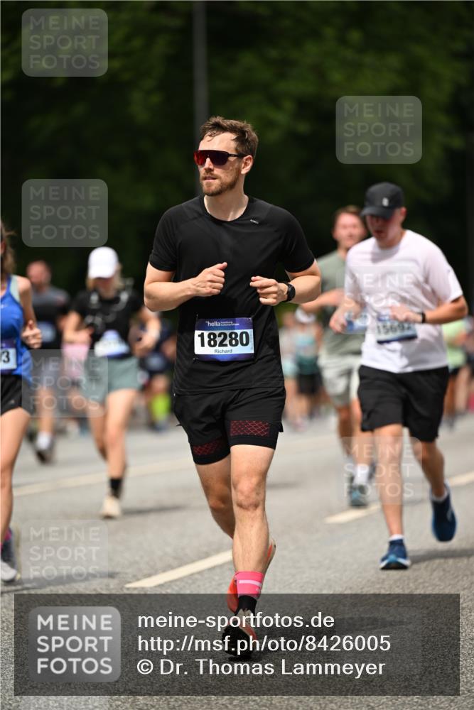 29.06.2025 - hella hamburg halbmarathon Dr. Thomas Lammeyer http://msf.ph/oto/8426005 29.06.2025 10:50:15 Kennedybrücke 1060, 1085, 1421, 1426, 1465, 1854, 2217, 2657, 2664, 2954, 2965, 3357, 3377, 3879, 4099, 4102, 4119, 4820, 5108, 5703, 5914, 6393, 6763, 6788, 6980, 7303, 7530, 7983, 8272, 8594, 10812, 11119, 11332, 11393 meine-sportfotos.de