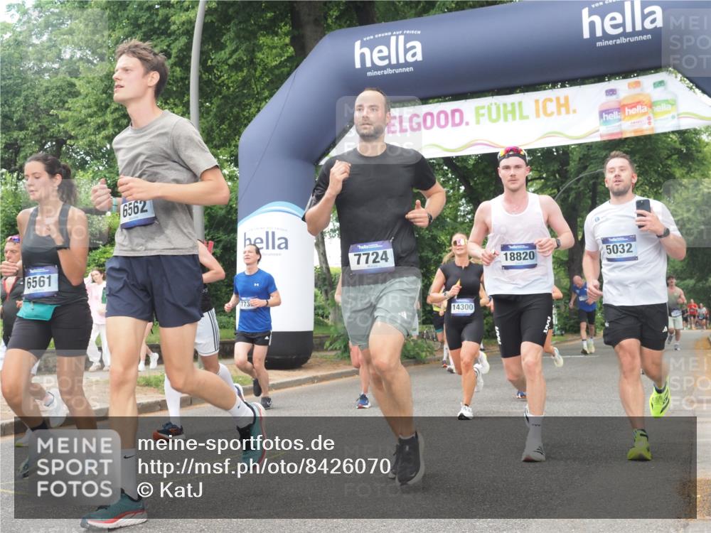 29.06.2025 - hella hamburg halbmarathon KatJ http://msf.ph/oto/8426070 29.06.2025 10:39:31 Zwischen KM18-KM19 2364, 2396, 3426, 4558, 4814, 4839, 5032, 5116, 5482, 5607, 6562, 6657, 7724, 7732, 8661, 8710, 8720 meine-sportfotos.de