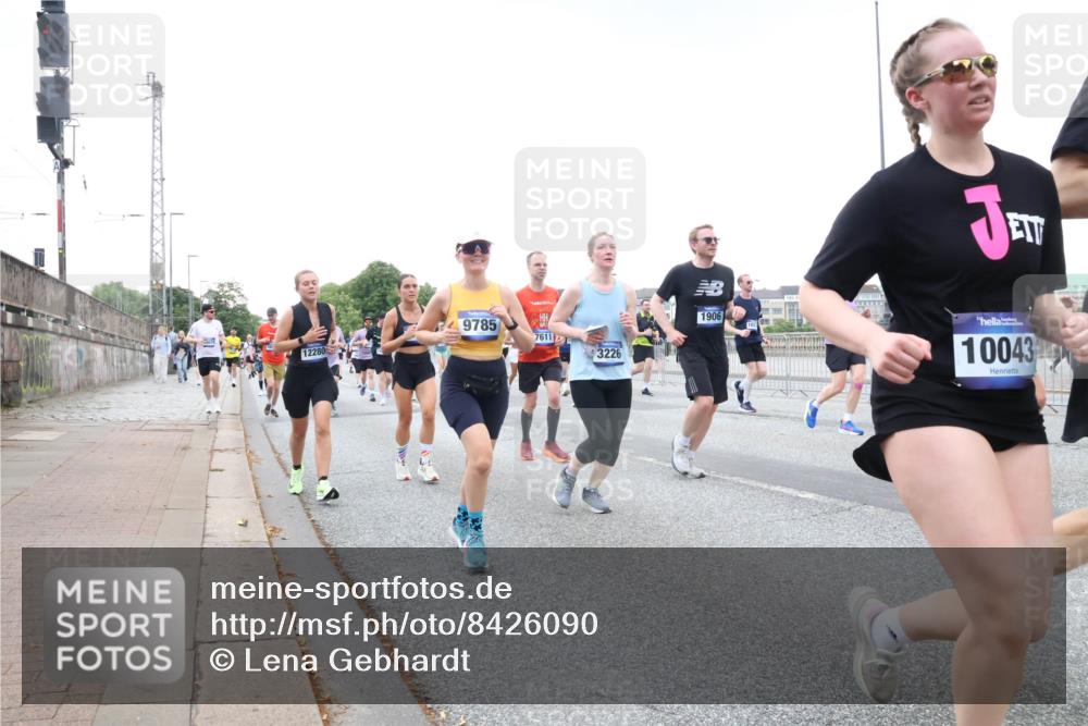 29.06.2025 - hella hamburg halbmarathon Lena Gebhardt http://msf.ph/oto/8426090 29.06.2025 10:53:37 Lombardsbrücke 9785, 7611, 12280, 3226, 1906, 10043, 1340, 1687, 1709, 1753, 1900, 1906, 1984, 2065, 2079, 2409, 2429, 3055, 3226, 4195, 4595, 4626, 4801, 5428, 5430, 5562, 5815, 5856, 5857, 5964, 6039, 6041, 6044, 6273, 6306, 6913, 6996, 7039, 7068, 7483, 7537, 7611, 7614, 7876, 7890, 8189, 8212, 8414, 8515, 8906, 8924, 9077, 9456, 9503, 9531, 9572, 9685, 9764, 9771, 9785, 10043, 10175, 10490, 11390, 12193, 12219, 12700, 14038 meine-sportfotos.de