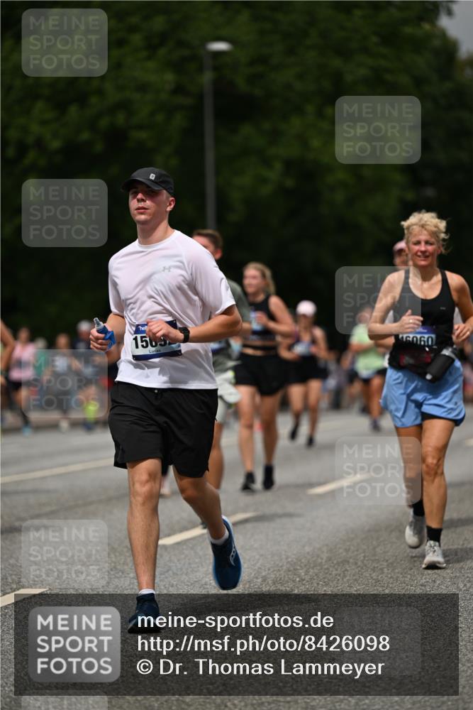 29.06.2025 - hella hamburg halbmarathon Dr. Thomas Lammeyer http://msf.ph/oto/8426098 29.06.2025 10:50:18 Kennedybrücke 1060, 1085, 1421, 1426, 1465, 1854, 2217, 2657, 2664, 2954, 2965, 3357, 3377, 4099, 4102, 4119, 4223, 4224, 4820, 5108, 5703, 5914, 6393, 6763, 6788, 6980, 7303, 7530, 7983, 10812, 11119, 11332, 11393 meine-sportfotos.de