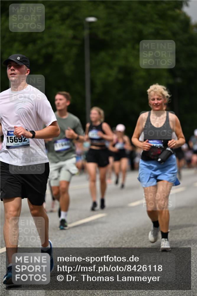 29.06.2025 - hella hamburg halbmarathon Dr. Thomas Lammeyer http://msf.ph/oto/8426118 29.06.2025 10:50:18 Kennedybrücke 1060, 1085, 1421, 1426, 1465, 1854, 2217, 2657, 2664, 2954, 2965, 3357, 3377, 4099, 4102, 4119, 4223, 4224, 4820, 5108, 5703, 5914, 6393, 6763, 6788, 6980, 7303, 7530, 7983, 10812, 11119, 11332, 11393 meine-sportfotos.de