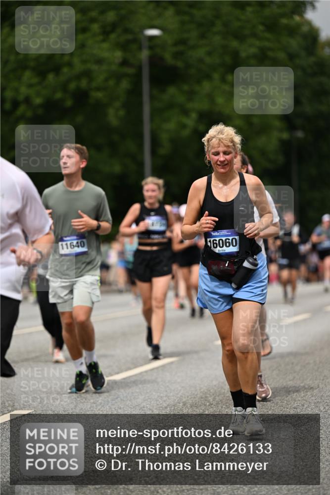 29.06.2025 - hella hamburg halbmarathon Dr. Thomas Lammeyer http://msf.ph/oto/8426133 29.06.2025 10:50:19 Kennedybrücke 1060, 1085, 1421, 1426, 1465, 1854, 2008, 2217, 2657, 2664, 2965, 3357, 3377, 4099, 4102, 4119, 4223, 4224, 4820, 5108, 5703, 5914, 6393, 6763, 6788, 6980, 7303, 7530, 7983, 10812, 11119, 11332, 11393 meine-sportfotos.de