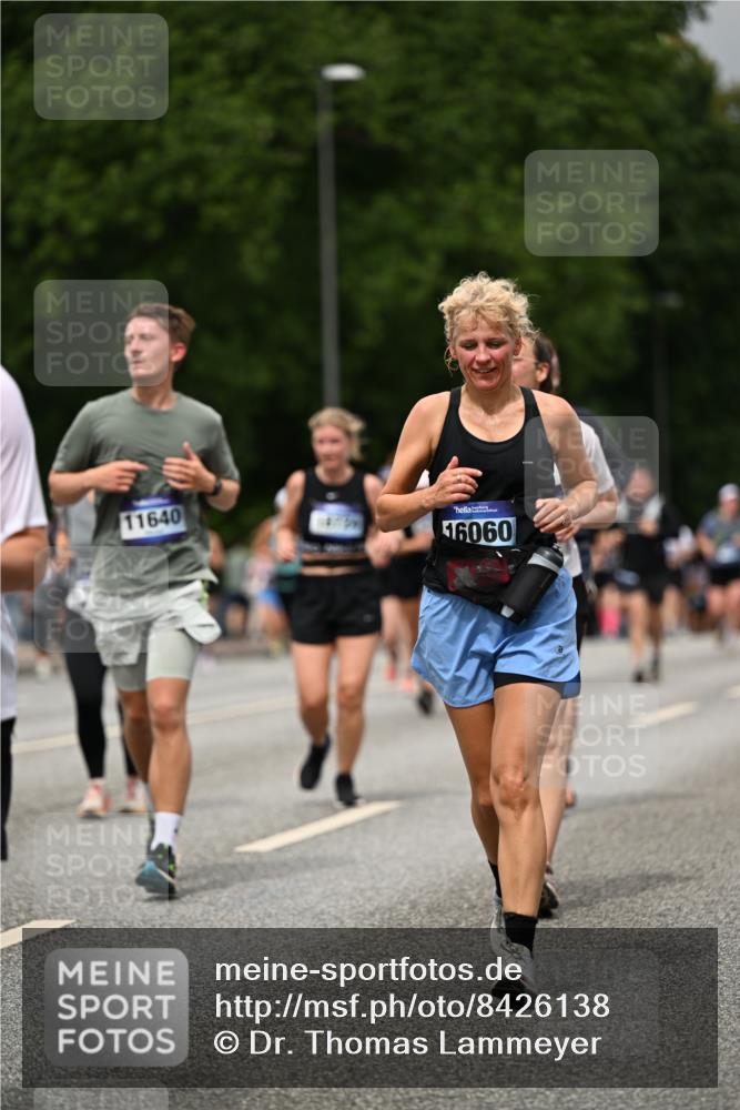 29.06.2025 - hella hamburg halbmarathon Dr. Thomas Lammeyer http://msf.ph/oto/8426138 29.06.2025 10:50:19 Kennedybrücke 1060, 1085, 1421, 1426, 1465, 1854, 2008, 2217, 2657, 2664, 2965, 3357, 3377, 4099, 4102, 4119, 4223, 4224, 4820, 5108, 5703, 5914, 6393, 6763, 6788, 6980, 7303, 7530, 7983, 10812, 11119, 11332, 11393 meine-sportfotos.de