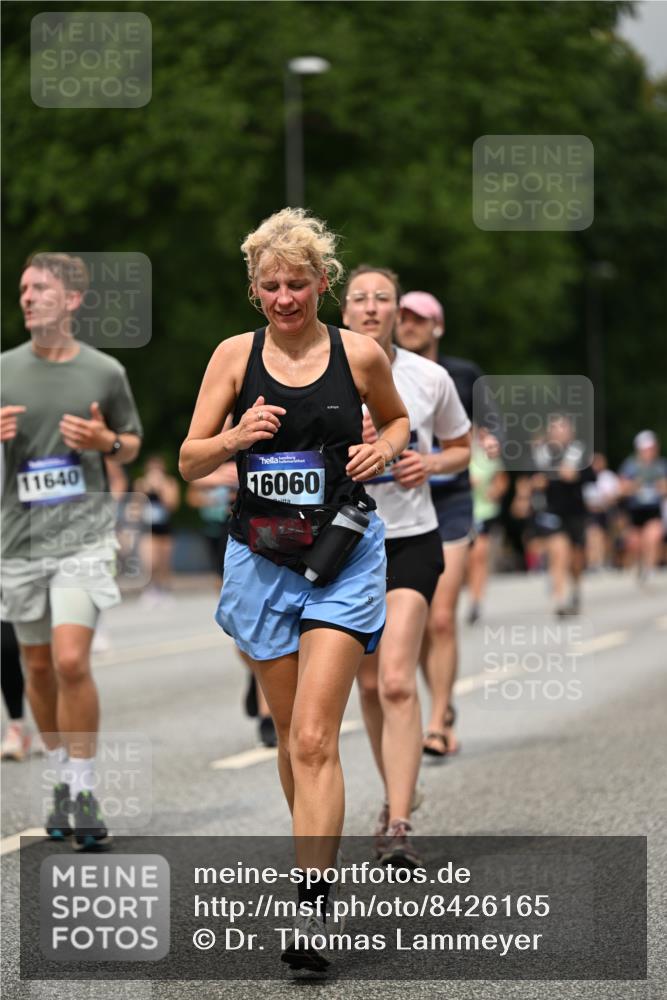 29.06.2025 - hella hamburg halbmarathon Dr. Thomas Lammeyer http://msf.ph/oto/8426165 29.06.2025 10:50:20 Kennedybrücke 1060, 1085, 1421, 1426, 1465, 1854, 2008, 2217, 2657, 2664, 2965, 3357, 3377, 4099, 4102, 4119, 4223, 4224, 4820, 5044, 5703, 5914, 6393, 6763, 6788, 6980, 7303, 7530, 7983, 10812, 11119, 11332, 11393 meine-sportfotos.de