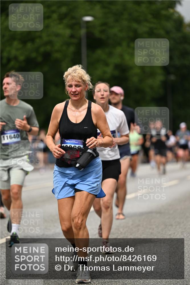 29.06.2025 - hella hamburg halbmarathon Dr. Thomas Lammeyer http://msf.ph/oto/8426169 29.06.2025 10:50:20 Kennedybrücke 1060, 1085, 1421, 1426, 1465, 1854, 2008, 2217, 2657, 2664, 2965, 3357, 3377, 4099, 4102, 4119, 4223, 4224, 4820, 5044, 5703, 5914, 6393, 6763, 6788, 6980, 7303, 7530, 7983, 10812, 11119, 11332, 11393 meine-sportfotos.de