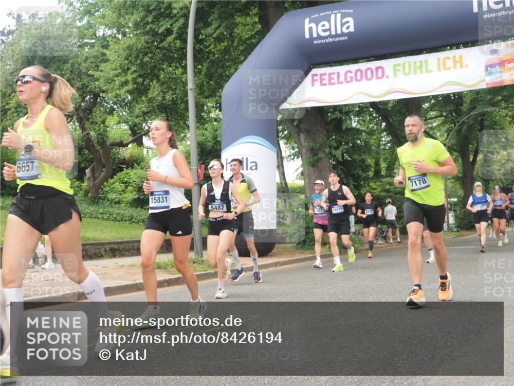 29.06.2025 - hella hamburg halbmarathon KatJ http://msf.ph/oto/8426194 29.06.2025 10:39:33 Zwischen KM18-KM19 2364, 2396, 4814, 4839, 5032, 5482, 6562, 6657, 7178, 7724, 7732, 8172, 8661, 8710, 8720 meine-sportfotos.de