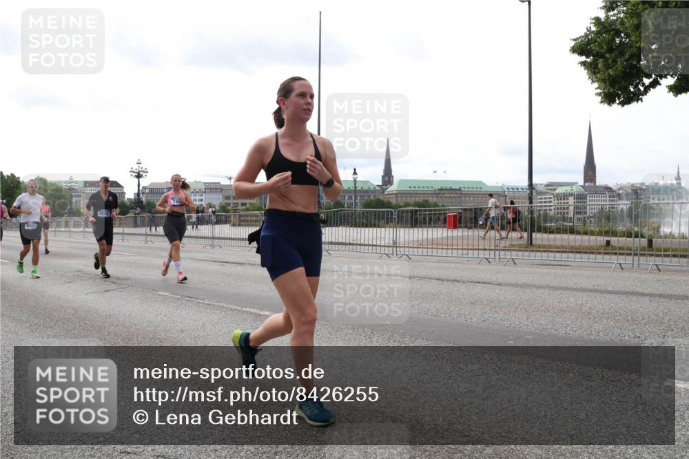 29.06.2025 - hella hamburg halbmarathon Lena Gebhardt http://msf.ph/oto/8426255 29.06.2025 10:28:58 Lombardsbrücke 5250, 1518, 155, 1518, 1557, 1869, 2688, 3717, 4161, 4362, 4700, 4834, 4982, 5167, 5249, 5250, 5718, 5903, 5939, 6102, 6345, 6418, 7169, 7449, 8048, 8560, 9642, 9716, 9855, 10068, 10198, 10434, 12099, 12404, 12442, 12958, 13090, 14205, 15143, 15256, 15452, 15453, 15952, 15955, 16125, 16643, 16673, 18293 meine-sportfotos.de