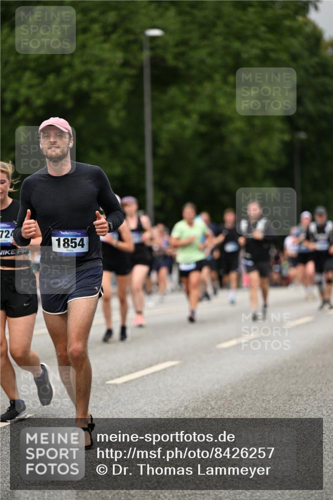 29.06.2025 - hella hamburg halbmarathon Dr. Thomas Lammeyer http://msf.ph/oto/8426257 29.06.2025 10:50:22 Kennedybrücke 1060, 1085, 1421, 1426, 1465, 1854, 1983, 2008, 2217, 2657, 2664, 2965, 3357, 3377, 4099, 4102, 4119, 4223, 4224, 5044, 5914, 6393, 6763, 6788, 6980, 7303, 7530, 7983, 10812, 11119, 11393 meine-sportfotos.de