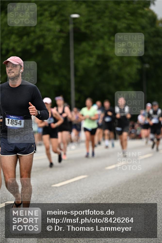 29.06.2025 - hella hamburg halbmarathon Dr. Thomas Lammeyer http://msf.ph/oto/8426264 29.06.2025 10:50:22 Kennedybrücke 1060, 1085, 1421, 1426, 1465, 1854, 1983, 2008, 2217, 2657, 2664, 2965, 3357, 3377, 4099, 4102, 4119, 4223, 4224, 5044, 5914, 6393, 6763, 6788, 6980, 7303, 7530, 7983, 10812, 11119, 11393 meine-sportfotos.de