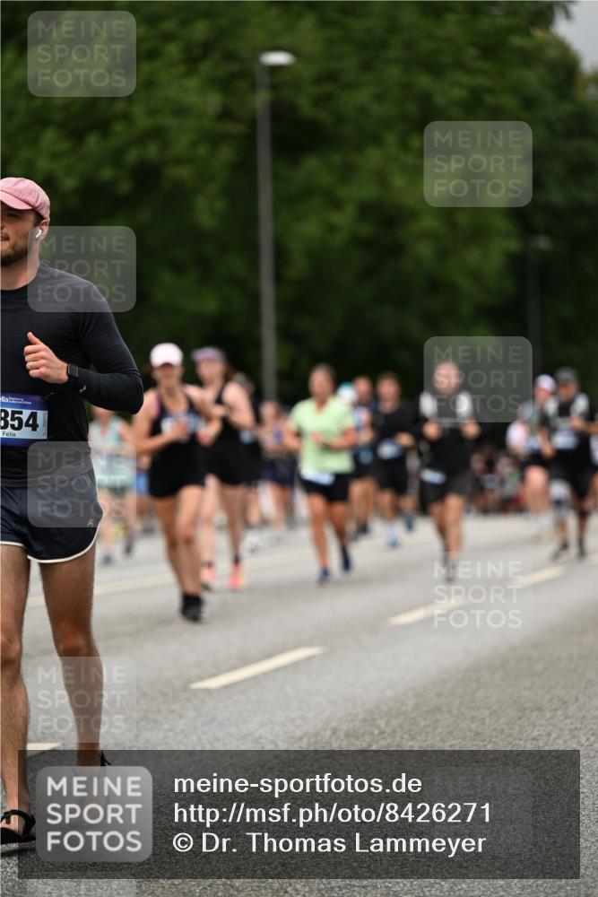 29.06.2025 - hella hamburg halbmarathon Dr. Thomas Lammeyer http://msf.ph/oto/8426271 29.06.2025 10:50:22 Kennedybrücke 1060, 1085, 1421, 1426, 1465, 1854, 1983, 2008, 2217, 2657, 2664, 2965, 3357, 3377, 4099, 4102, 4119, 4223, 4224, 5044, 5914, 6393, 6763, 6788, 6980, 7303, 7530, 7983, 10812, 11119, 11393 meine-sportfotos.de