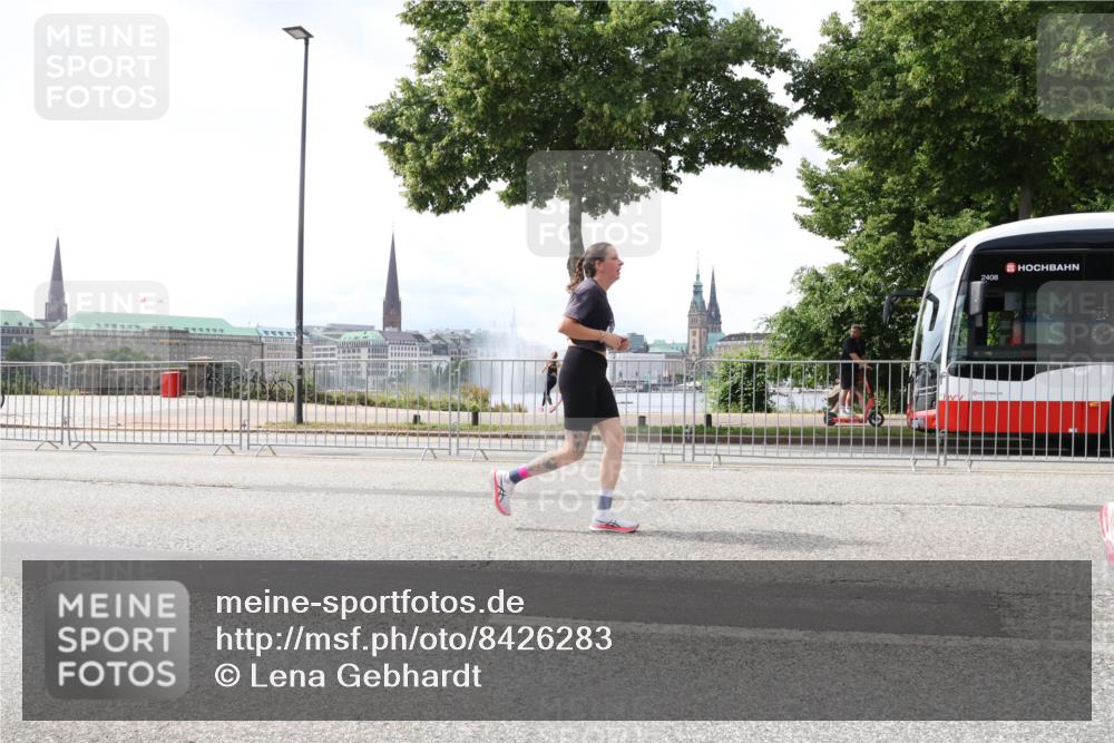 29.06.2025 - hella hamburg halbmarathon Lena Gebhardt http://msf.ph/oto/8426283 29.06.2025 10:43:29 Lombardsbrücke 2408, 1023, 1149, 1155, 1310, 1400, 1467, 1788, 1816, 1878, 2103, 2158, 2267, 2361, 2733, 2971, 3074, 3238, 3329, 3390, 3518, 3638, 4056, 4177, 4302, 4367, 4680, 4866, 5192, 5201, 5214, 5268, 5370, 5610, 5720, 5755, 5967, 6012, 6096, 6226, 6440, 6931, 6971, 6973, 7043, 7197, 7205, 7206, 7461, 7489, 7504, 7872, 7926, 8000, 8135, 8184, 8233, 8408, 8435, 8504, 8795, 8991, 9072, 9639, 9641, 9644, 9831, 9976, 10083, 10097, 10180, 10200, 10202 meine-sportfotos.de