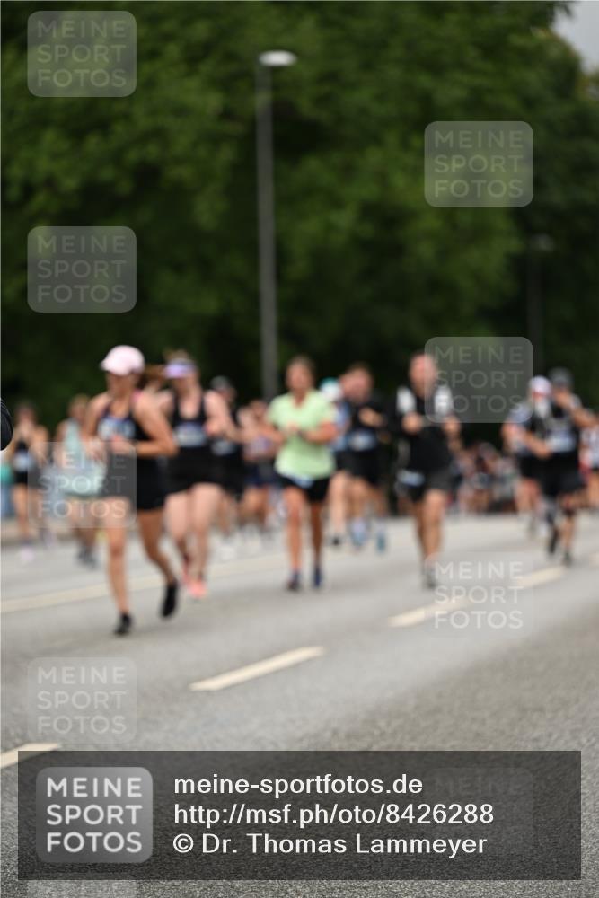 29.06.2025 - hella hamburg halbmarathon Dr. Thomas Lammeyer http://msf.ph/oto/8426288 29.06.2025 10:50:22 Kennedybrücke 1060, 1085, 1421, 1426, 1465, 1854, 1983, 2008, 2217, 2657, 2664, 2965, 3357, 3377, 4099, 4102, 4119, 4223, 4224, 5044, 5914, 6393, 6763, 6788, 6980, 7303, 7530, 7983, 10812, 11119, 11393 meine-sportfotos.de