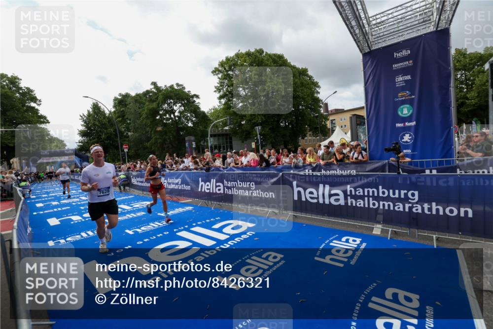 29.06.2025 - hella hamburg halbmarathon Zöllner http://msf.ph/oto/8426321 29.06.2025 10:35:15 Ziel 4740, 7628, 7867, 11559, 12514, 15415, 17022 meine-sportfotos.de