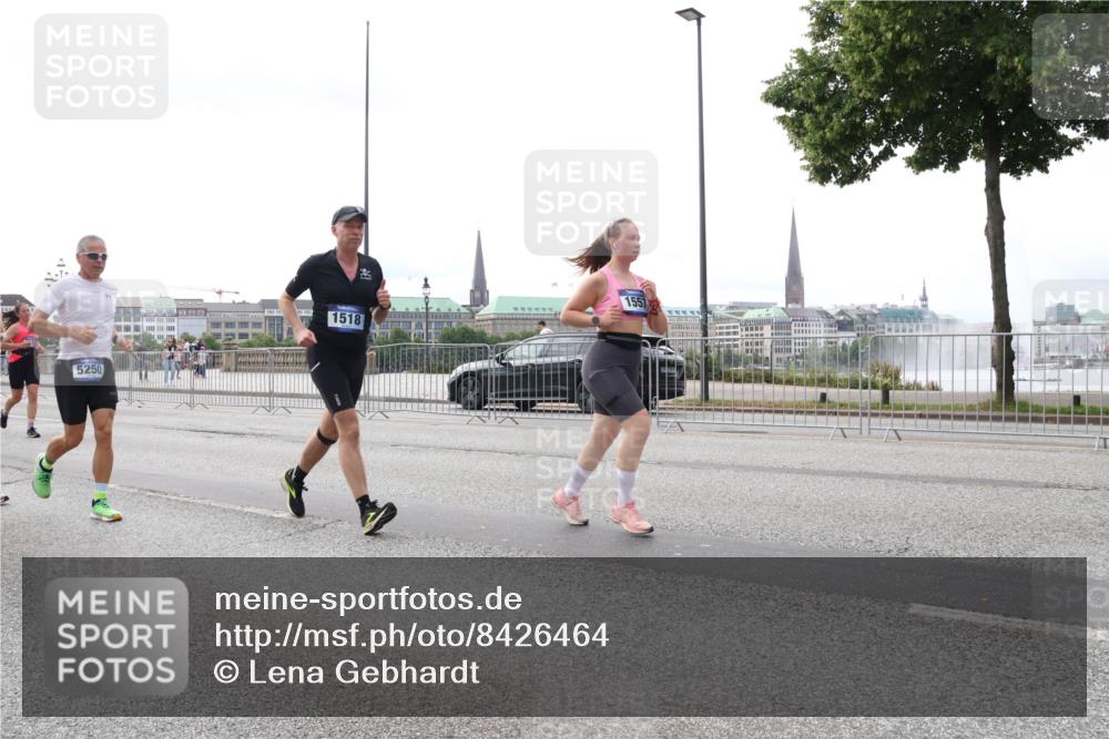 29.06.2025 - hella hamburg halbmarathon Lena Gebhardt http://msf.ph/oto/8426464 29.06.2025 10:29:00 Lombardsbrücke 5250, 1518, 1557, 1518, 1557, 1869, 2688, 3717, 4161, 4362, 4373, 4700, 4834, 4982, 5167, 5249, 5250, 5718, 5903, 5939, 6102, 6345, 6418, 7169, 7449, 8048, 8560, 9642, 9716, 10068, 10198, 10434, 10808, 11989, 12099, 12404, 12442, 12958, 13090, 14205, 15143, 15256, 15452, 15453, 15952, 15955, 16125, 16643, 16673, 18293, 18414 meine-sportfotos.de