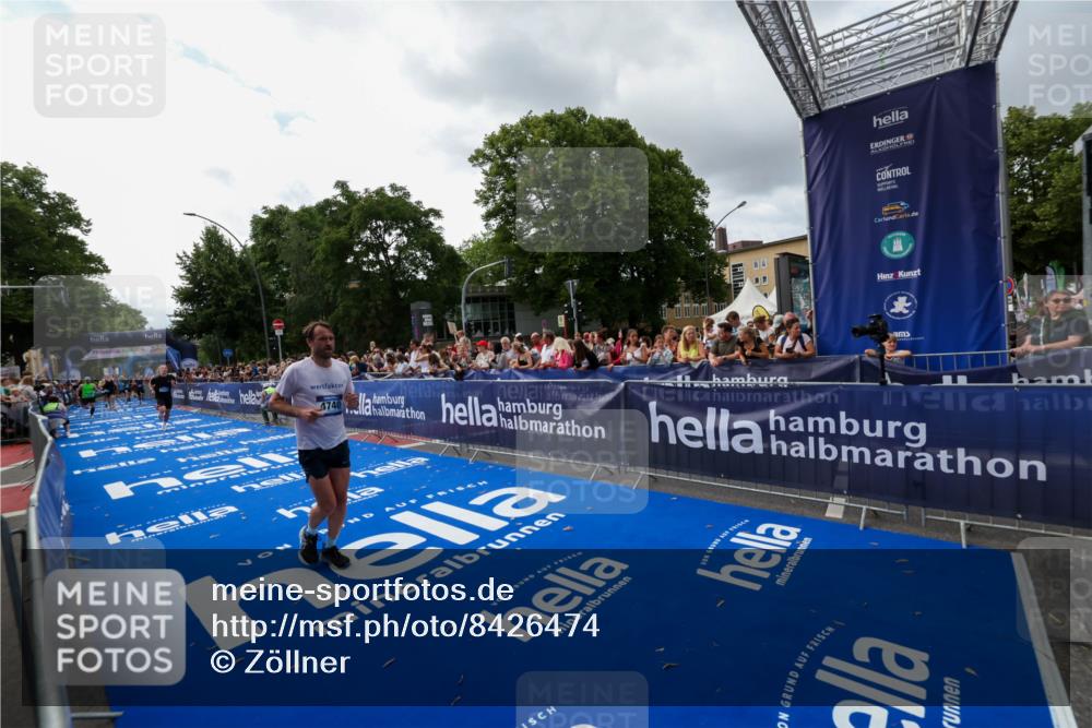 29.06.2025 - hella hamburg halbmarathon Zöllner http://msf.ph/oto/8426474 29.06.2025 10:35:18 Ziel 4740, 7867, 12514, 13798, 14789, 15415, 15773 meine-sportfotos.de