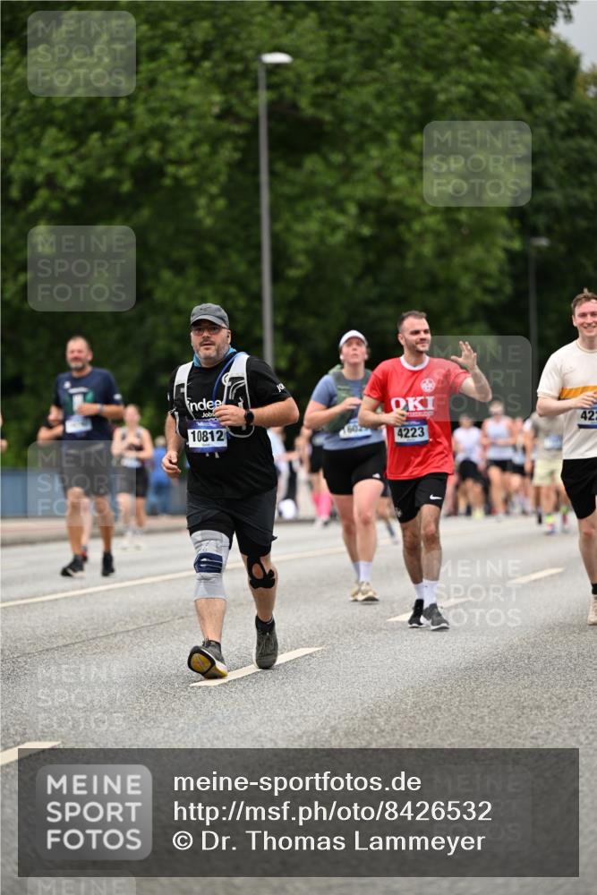 29.06.2025 - hella hamburg halbmarathon Dr. Thomas Lammeyer http://msf.ph/oto/8426532 29.06.2025 10:50:29 Kennedybrücke 1060, 1421, 1426, 1695, 1854, 1983, 2008, 2217, 2398, 2917, 2965, 3164, 4099, 4102, 4223, 4224, 5044, 5914, 6124, 6161, 6393, 6788, 6980, 7303, 7530, 7983, 10230, 10367, 10812, 11393 meine-sportfotos.de
