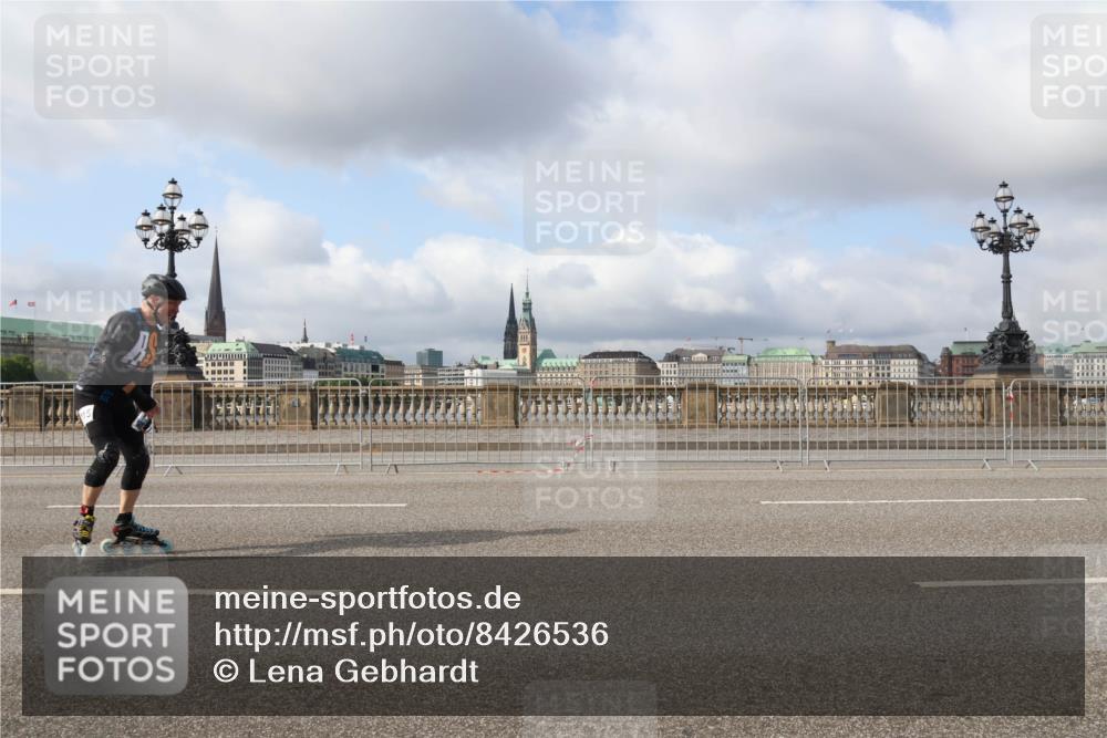 29.06.2025 - hella hamburg halbmarathon Lena Gebhardt http://msf.ph/oto/8426536 29.06.2025 08:58:58 Lombardsbrücke  meine-sportfotos.de