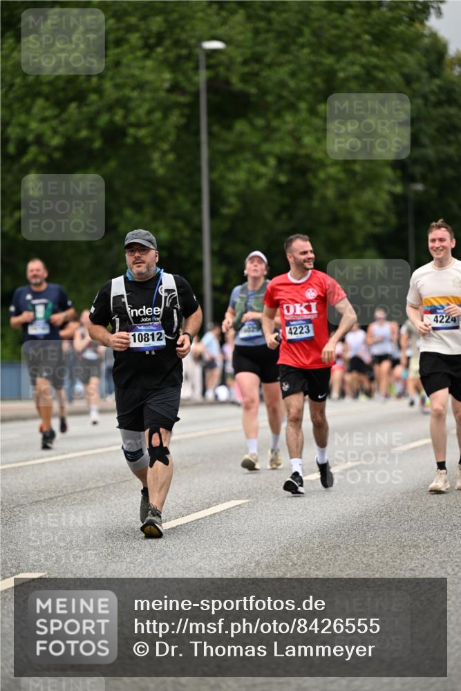 29.06.2025 - hella hamburg halbmarathon Dr. Thomas Lammeyer http://msf.ph/oto/8426555 29.06.2025 10:50:29 Kennedybrücke 1060, 1421, 1426, 1695, 1854, 1983, 2008, 2217, 2398, 2917, 2965, 3164, 4099, 4102, 4223, 4224, 5044, 5914, 6124, 6161, 6393, 6788, 6980, 7303, 7530, 7983, 10230, 10367, 10812, 11393 meine-sportfotos.de
