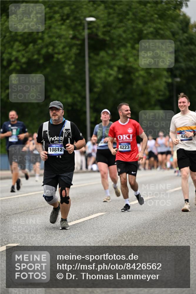 29.06.2025 - hella hamburg halbmarathon Dr. Thomas Lammeyer http://msf.ph/oto/8426562 29.06.2025 10:50:29 Kennedybrücke 1060, 1421, 1426, 1695, 1854, 1983, 2008, 2217, 2398, 2917, 2965, 3164, 4099, 4102, 4223, 4224, 5044, 5914, 6124, 6161, 6393, 6788, 6980, 7303, 7530, 7983, 10230, 10367, 10812, 11393 meine-sportfotos.de