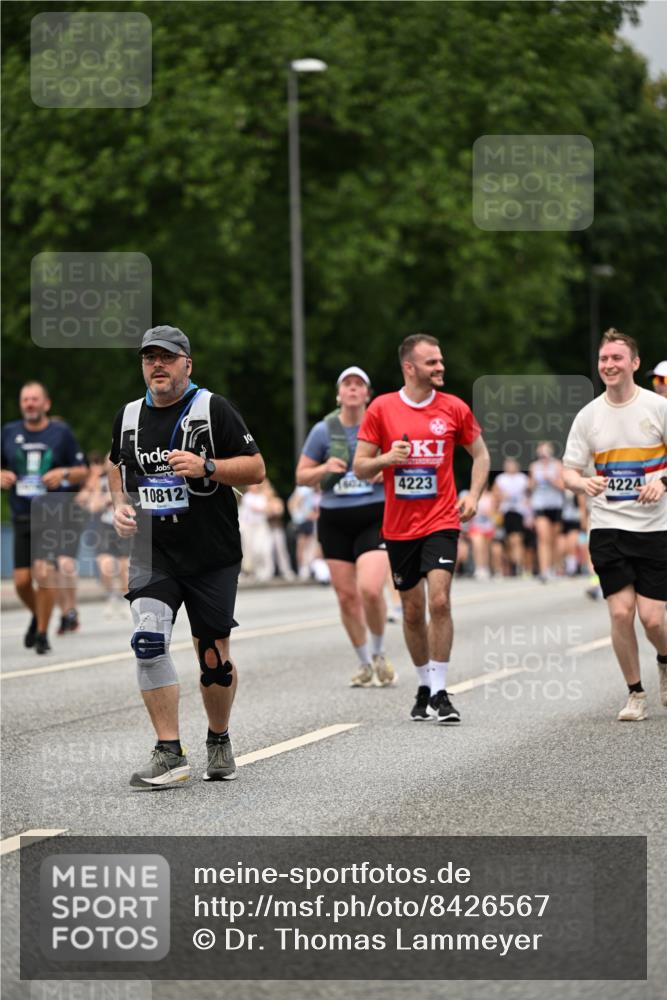 29.06.2025 - hella hamburg halbmarathon Dr. Thomas Lammeyer http://msf.ph/oto/8426567 29.06.2025 10:50:30 Kennedybrücke 1060, 1421, 1426, 1695, 1854, 1983, 2008, 2217, 2398, 2917, 3160, 3164, 4099, 4102, 4223, 4224, 5044, 6124, 6161, 6393, 6788, 6980, 7303, 7530, 7983, 8477, 10230, 10367, 10812, 11393 meine-sportfotos.de
