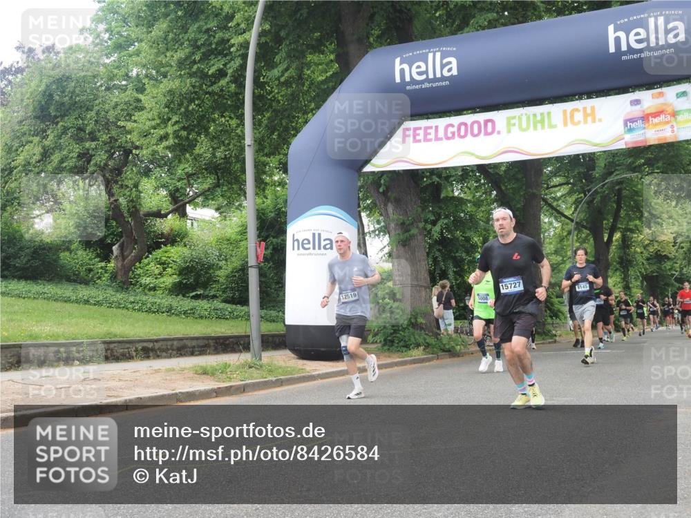 29.06.2025 - hella hamburg halbmarathon KatJ http://msf.ph/oto/8426584 29.06.2025 10:39:41 Zwischen KM18-KM19 1683, 4121, 8172 meine-sportfotos.de