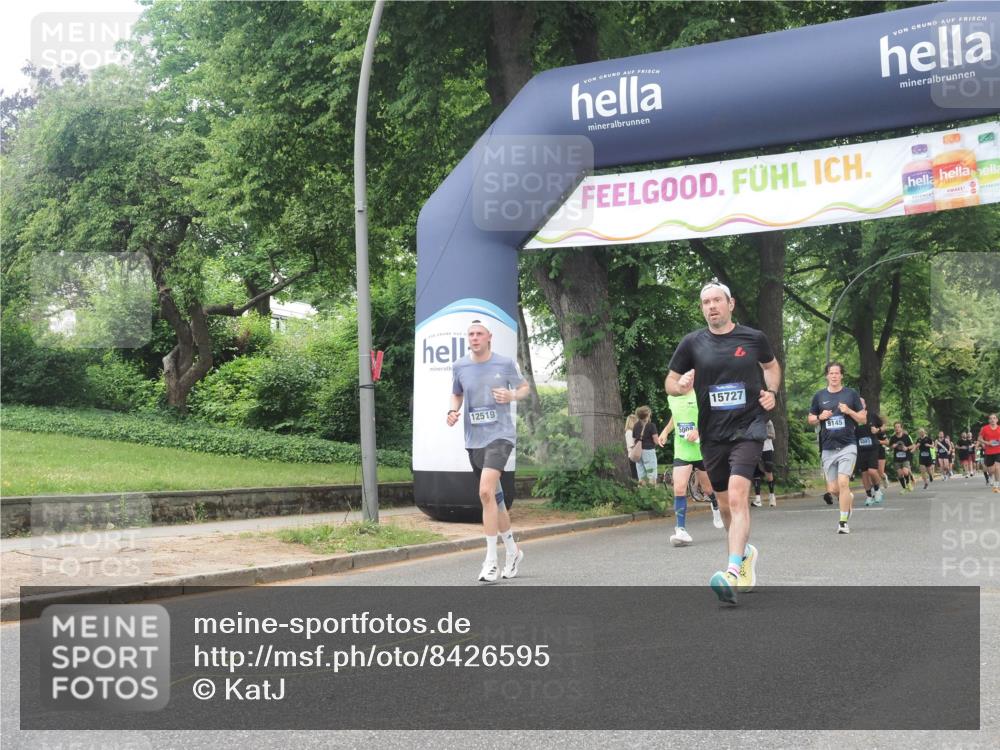 29.06.2025 - hella hamburg halbmarathon KatJ http://msf.ph/oto/8426595 29.06.2025 10:39:41 Zwischen KM18-KM19 1683, 4121, 8172 meine-sportfotos.de