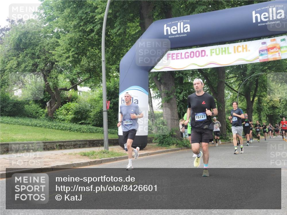 29.06.2025 - hella hamburg halbmarathon KatJ http://msf.ph/oto/8426601 29.06.2025 10:39:41 Zwischen KM18-KM19 1683, 4121, 8172 meine-sportfotos.de
