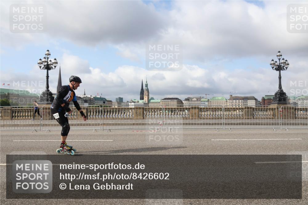 29.06.2025 - hella hamburg halbmarathon Lena Gebhardt http://msf.ph/oto/8426602 29.06.2025 08:58:59 Lombardsbrücke 115 meine-sportfotos.de